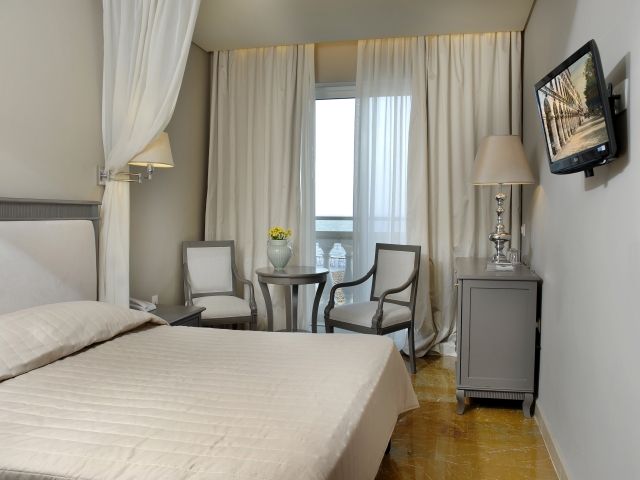 hoteli grcka/krf/mon repo/room03-at-the-mayor-mon-repos-palace-art-hotel.jpg